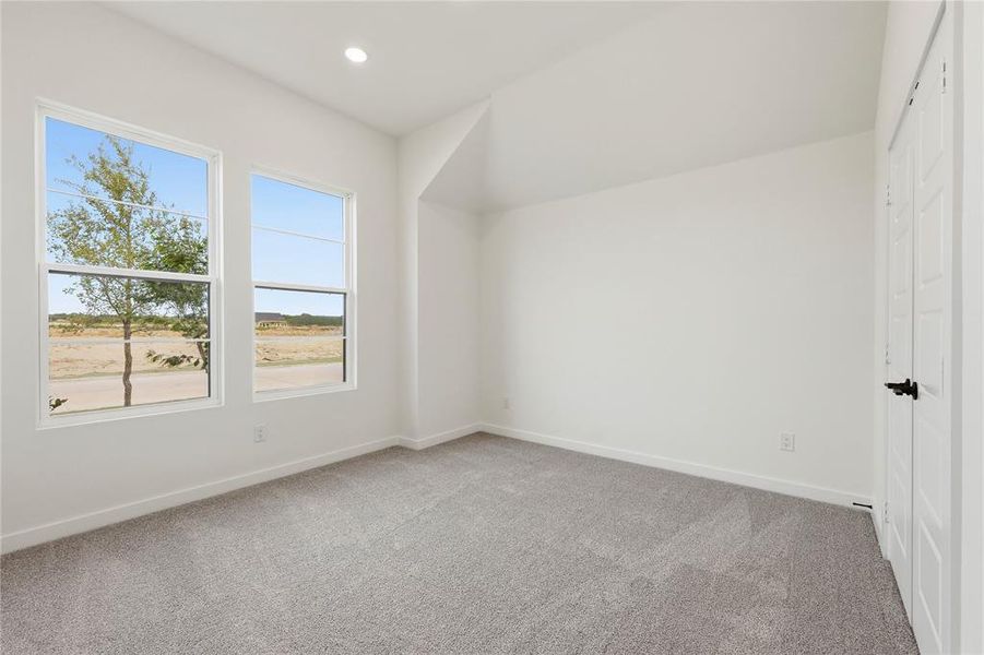 Spacious, unfurnished interior of a new home in Meadow Lakes, Fort Worth (Image 27).