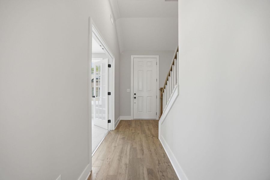 GVP027-1025 Front Hall
