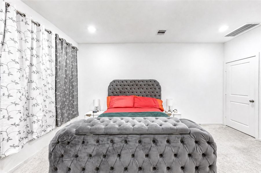 Furnished interior view inside a new home in Harvest Green, Richmond (Image 47).
