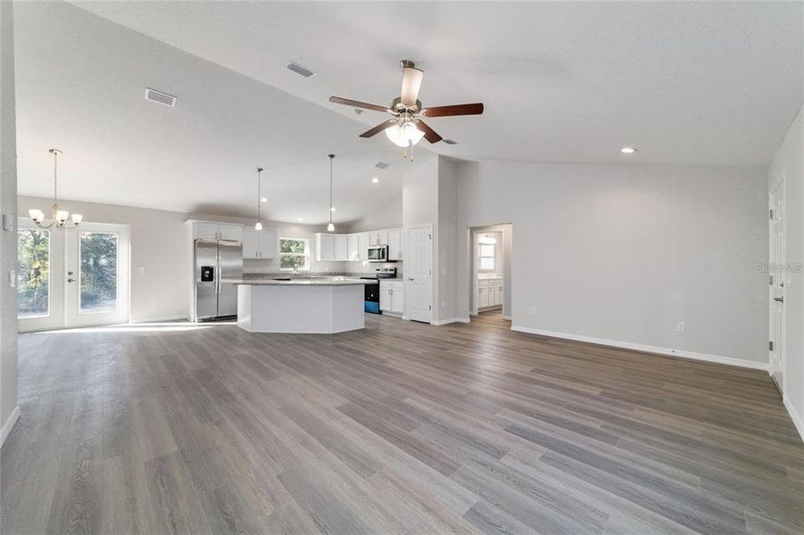 Spacious, unfurnished interior of a new home in , Dunnellon (Image 25).