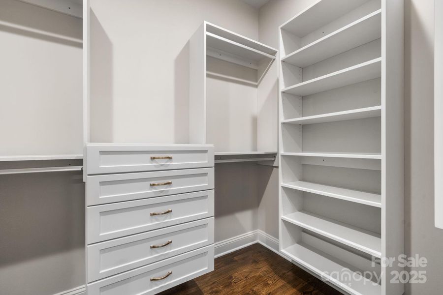 Image 34 of a home in .