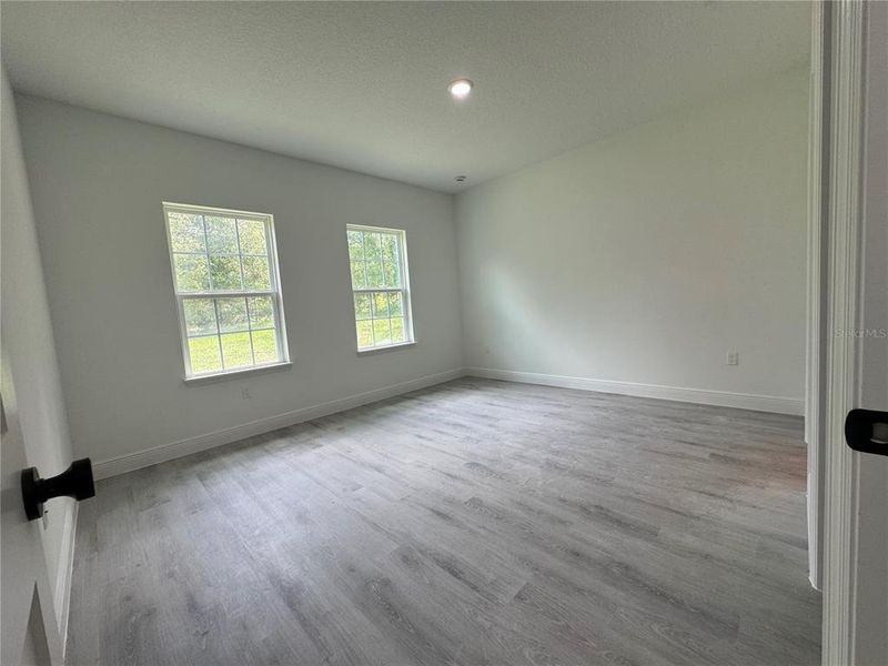 Spacious, unfurnished interior of a new home in , Beverly Hills (Image 23).