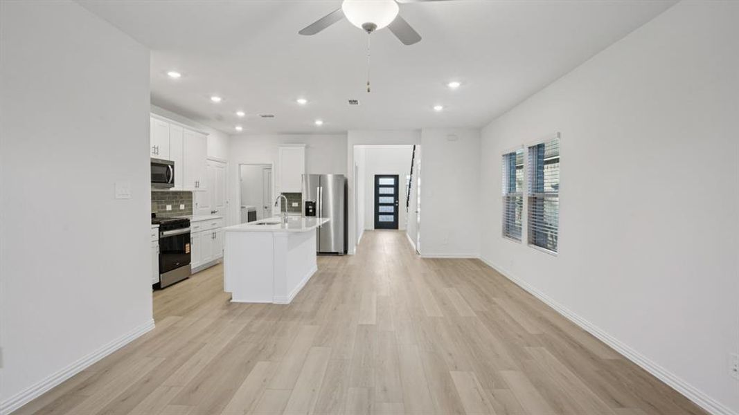 Spacious, unfurnished interior of a new home in Eastridge - Spring Series, McKinney (Image 34). Spacious, unfurnished interior of a new home in Eastridge - Spring Series, McKinney (Image 34).