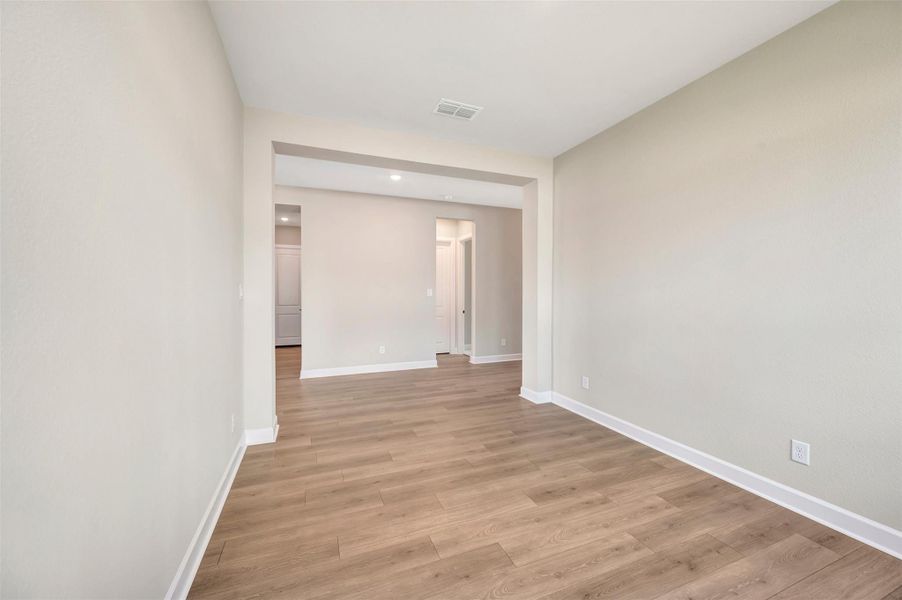 Spacious, unfurnished interior of a new home in ARTAVIA - Parkview Collection, Conroe (Image 23).