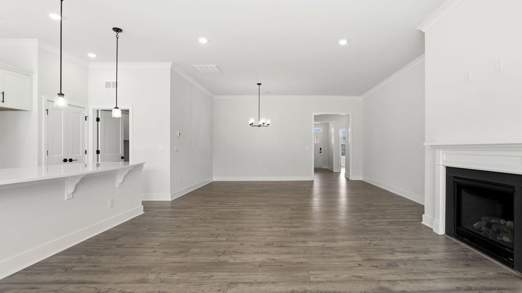 Spacious, unfurnished interior of a new home in Cottonwood Ridge, Piedmont (Image 21).