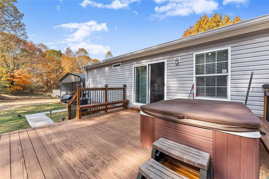 Exterior details and patio area of a home in , Alto (Image 22).