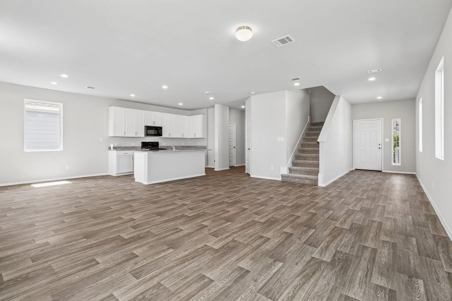 Spacious, unfurnished interior of a new home in Harvest Ridge, Elgin (Image 13). Spacious, unfurnished interior of a new home in Harvest Ridge, Elgin (Image 13).