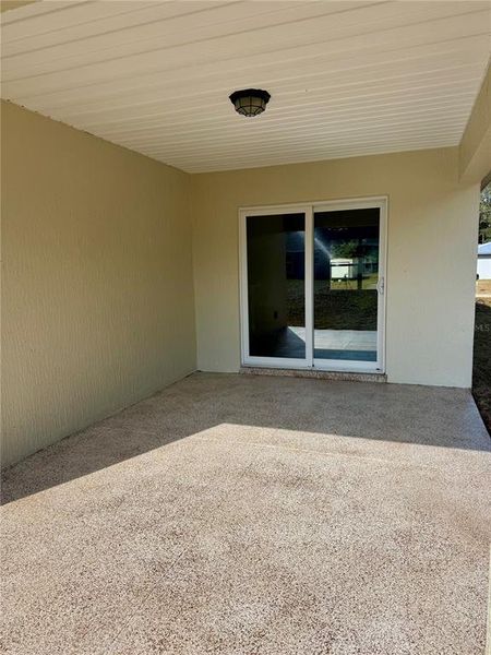 Exterior details and patio area of a home in , Dunnellon (Image 3). Exterior details and patio area of a home in , Dunnellon (Image 3).