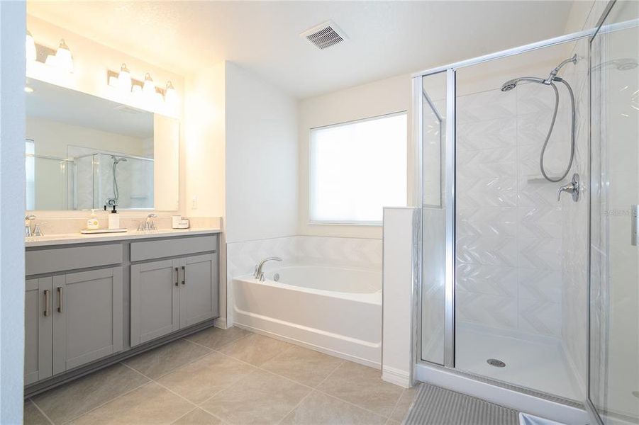 Furnished interior view inside a new home in , Clermont (Image 53). Furnished interior view inside a new home in , Clermont (Image 53).