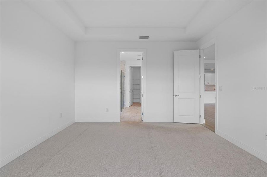 Spacious, unfurnished interior of a new home in Cresswind Lakewood Ranch, Lakewood Ranch (Image 29). Spacious, unfurnished interior of a new home in Cresswind Lakewood Ranch, Lakewood Ranch (Image 29).