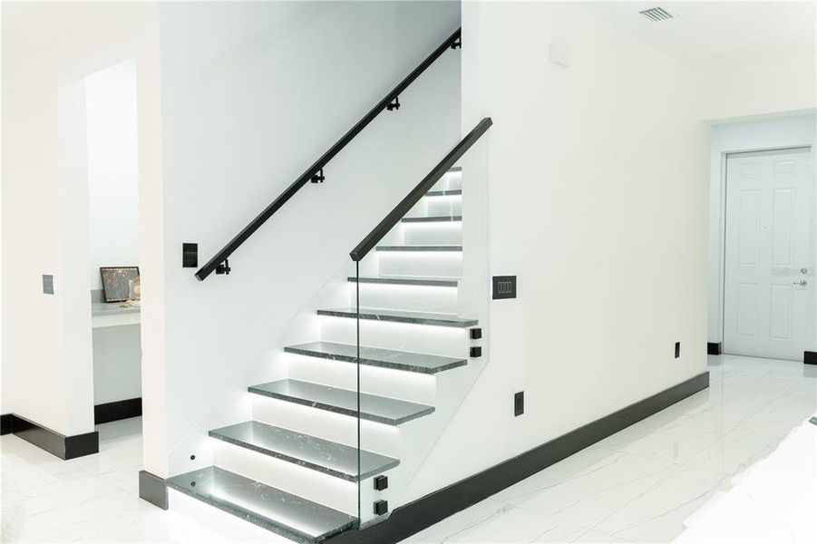 Spacious, unfurnished interior of a new home in Storey Creek, Kissimmee (Image 14). Spacious, unfurnished interior of a new home in Storey Creek, Kissimmee (Image 14).