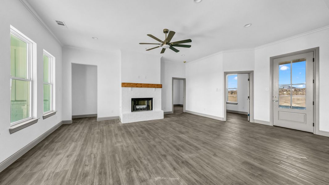 Representative unfurnished interior of a home built from the Jarrett 2 by Zeal Home Builders in Sunrise Point, Weatherford (Image 16).