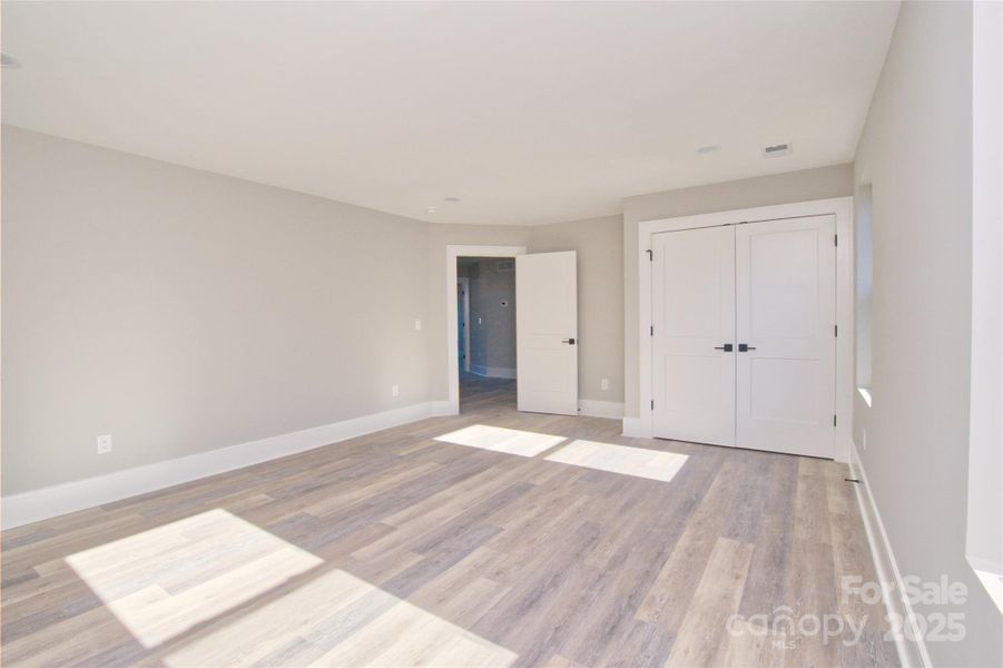 Spacious, unfurnished interior of a new home in , Charlotte (Image 15).