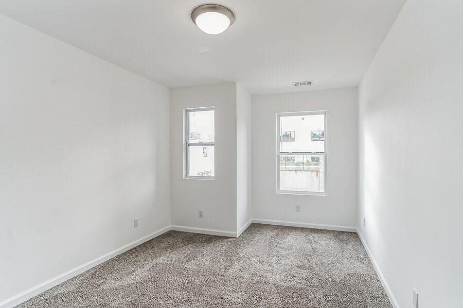 Spacious, unfurnished interior of a new home in , Stone Mountain (Image 9).