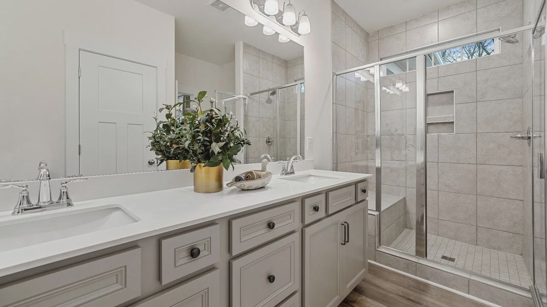 Owner's Bathroom of The Oakleigh Design by DRB Homes
