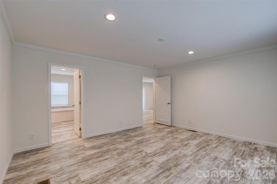 Spacious, unfurnished interior of a new home in , Chester (Image 43).