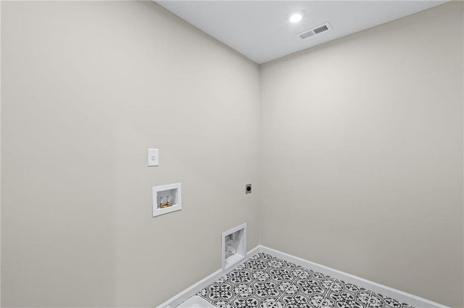 Spacious, unfurnished interior of a new home in Twin Lakes, Hoschton (Image 35).