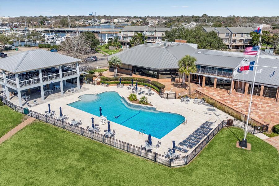Membership to Lakewood Yacht Club not required but recommended for easy access to all amenities including clubhouse with bar and fine dining, pool with poolside service, tennis/pickleball courts, playground and marina.