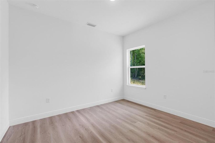 Spacious, unfurnished interior of a new home in , Ocala (Image 32).