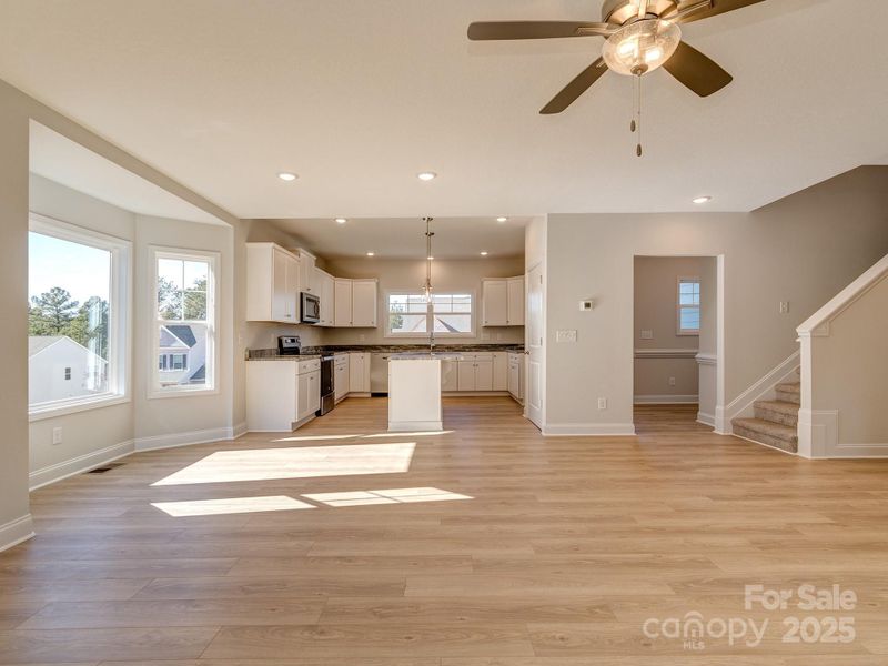 bay window dining area