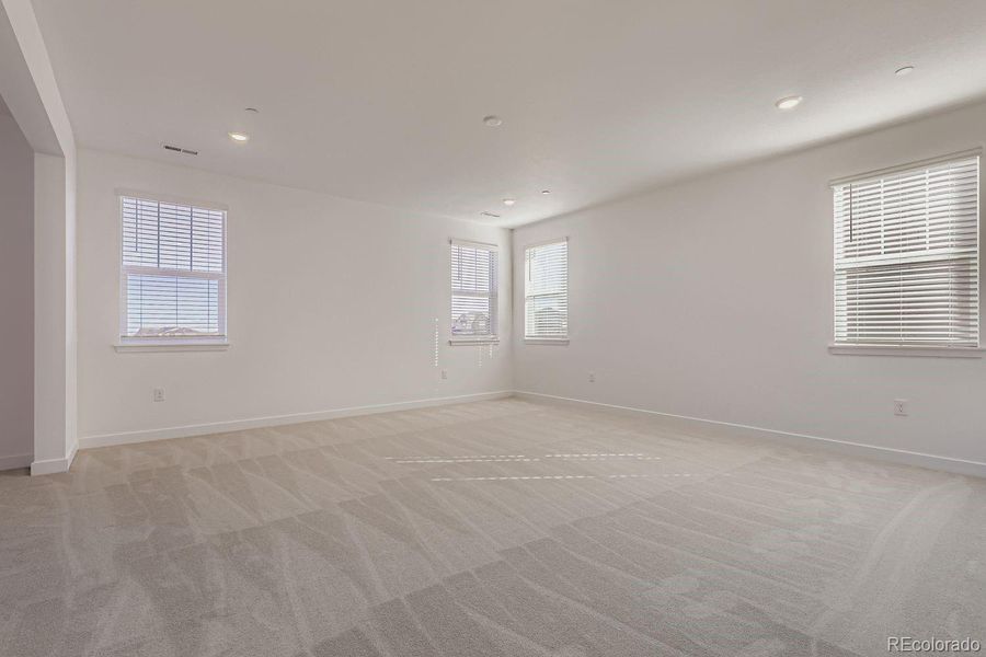 Spacious, unfurnished interior of a new home in Sunset Village: The Grand Collection, Erie (Image 16). Spacious, unfurnished interior of a new home in Sunset Village: The Grand Collection, Erie (Image 16).