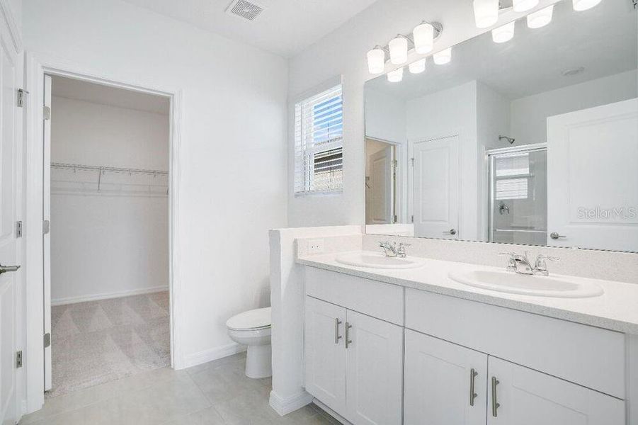 Furnished interior view inside a new home in Scenic Terrace, Lake Hamilton (Image 12).