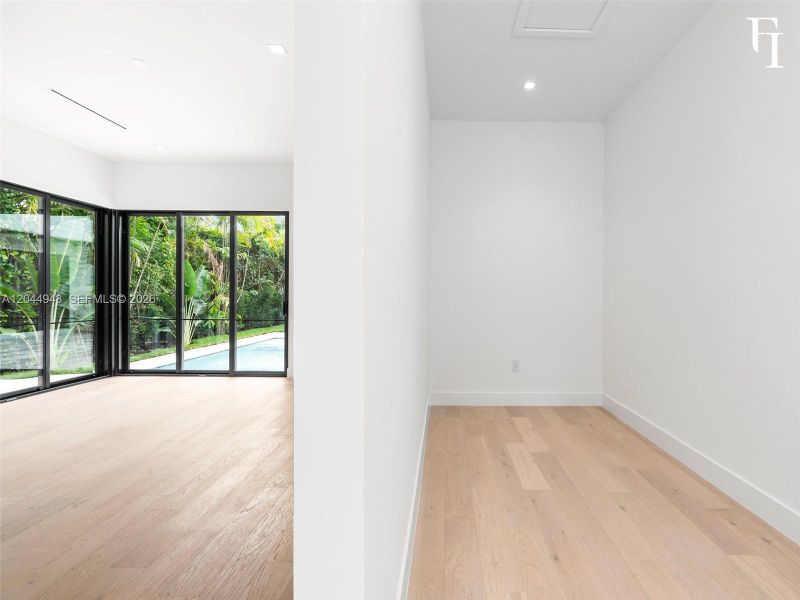 Spacious, unfurnished interior of a new home in , Coral Gables (Image 46). Spacious, unfurnished interior of a new home in , Coral Gables (Image 46).