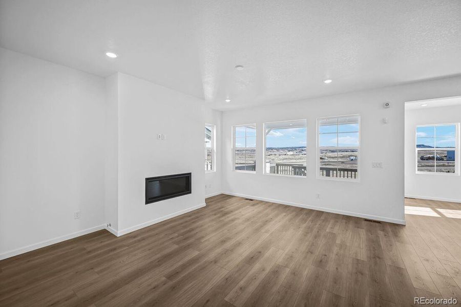 8800 Whiteclover ~ Ready Now