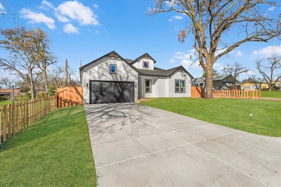 Front exterior of a new home in , Fort Worth, TX, highlighting curb appeal (Image 22).