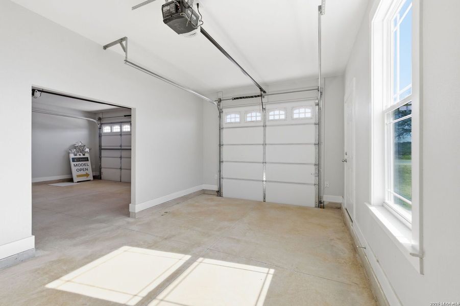 Spacious, unfurnished interior of a new home in Lonesome Dove, San Antonio (Image 24).