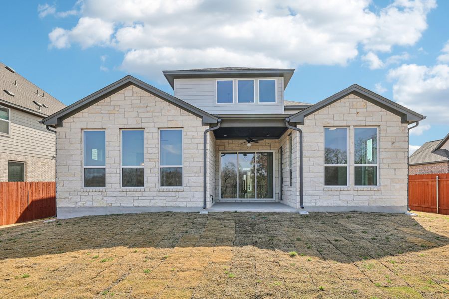 43 web or mls Robin Trail S1302 043