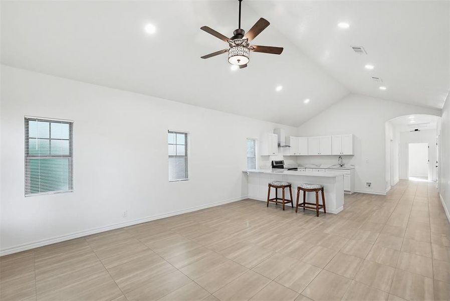 Spacious, unfurnished interior of a new home in , Fort Worth (Image 18).