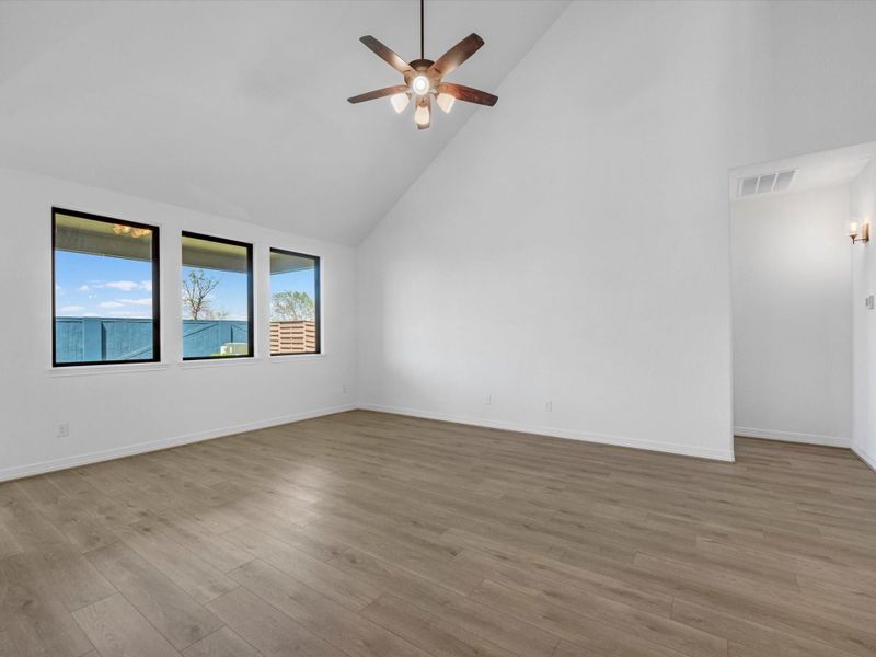 Spacious, unfurnished interior of a new home in Austin Point, Richmond (Image 14).