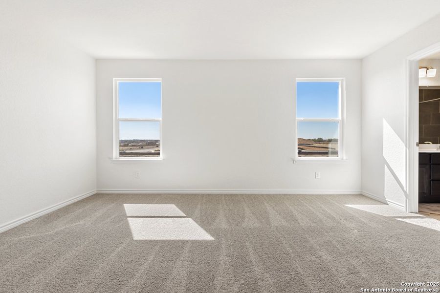 Spacious, unfurnished interior of a new home in Punta Verde, Converse (Image 7).