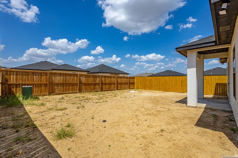 Exterior details and patio area of a home in , Laredo (Image 17).