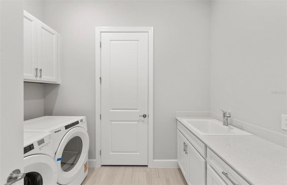 Furnished interior view inside a new home in Del Webb Catalina, Lakewood Ranch (Image 13).