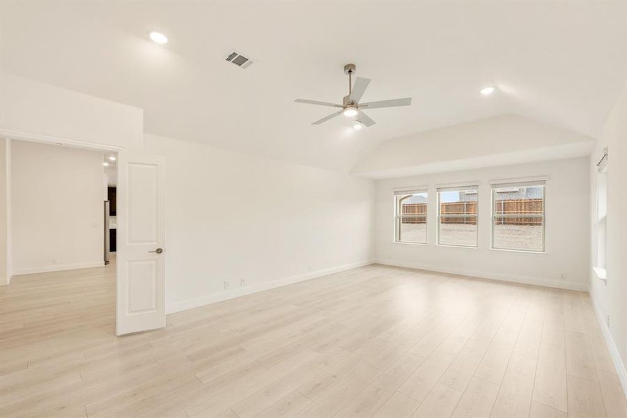 Spacious, unfurnished interior of a new home in Hampton Park, Glenn Heights (Image 32). Spacious, unfurnished interior of a new home in Hampton Park, Glenn Heights (Image 32).