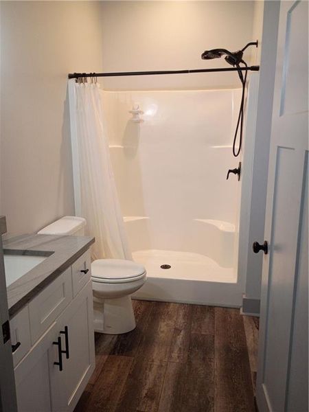 Furnished interior view inside a new home in , Dallas (Image 33).