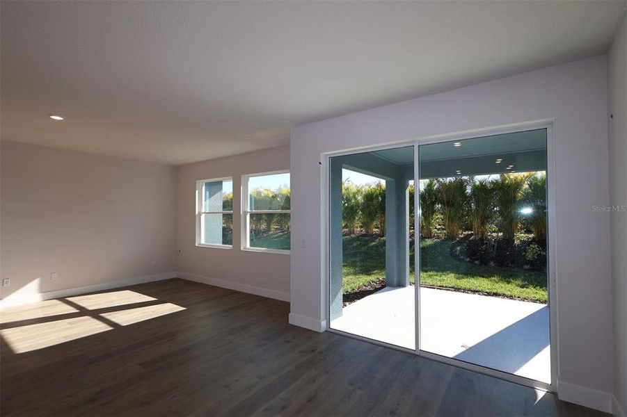 Spacious, unfurnished interior of a new home in Waterset Classic Series, Apollo Beach (Image 10).