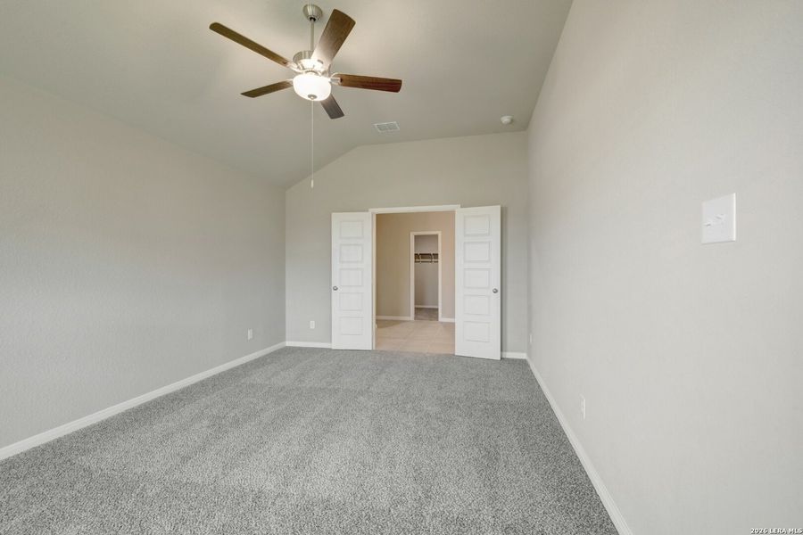 Spacious, unfurnished interior of a new home in Greenspoint Heights, Seguin (Image 30).