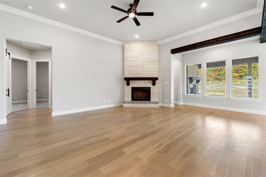 Spacious, unfurnished interior of a new home in King Crossing Estates, Van Alstyne (Image 21). Spacious, unfurnished interior of a new home in King Crossing Estates, Van Alstyne (Image 21).