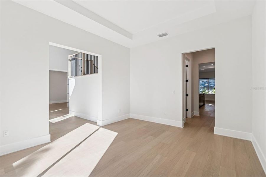 Spacious, unfurnished interior of a new home in , Tampa (Image 44).