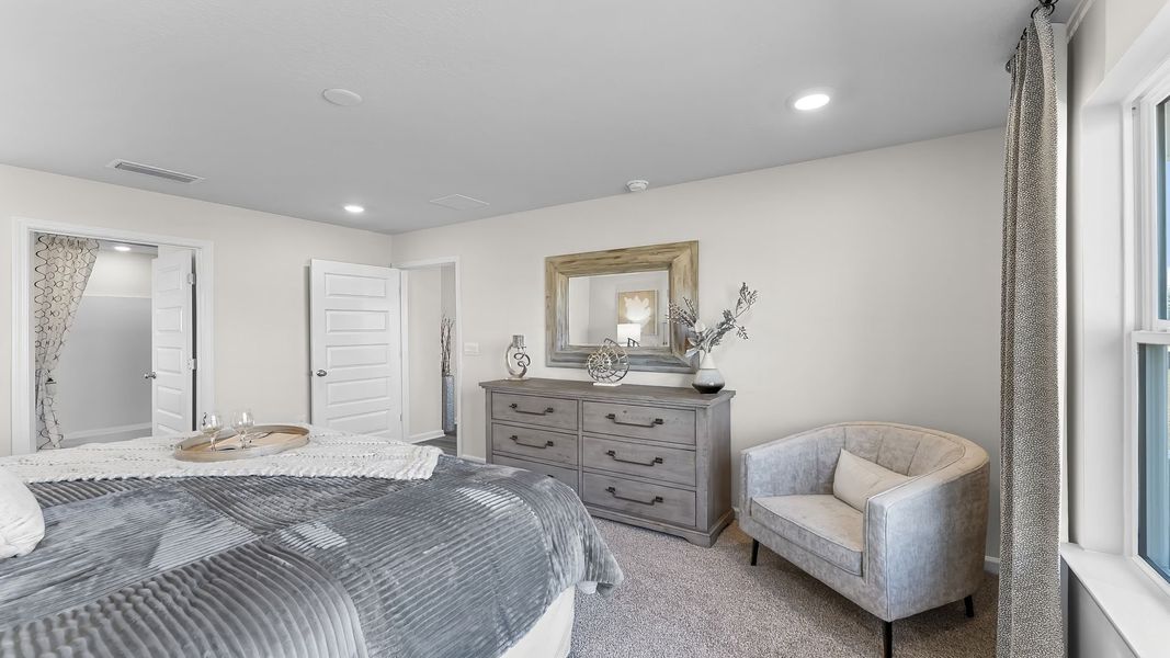 Furnished interior view inside a new home in Park Place, Panama City (Image 31).