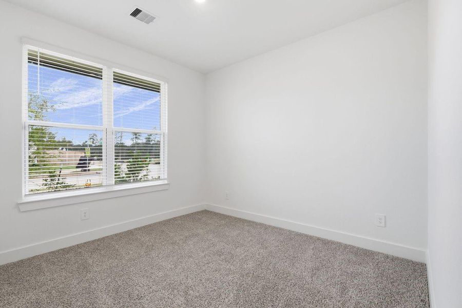 Spacious, unfurnished interior of a new home in Hills of Westlake, Conroe (Image 15).