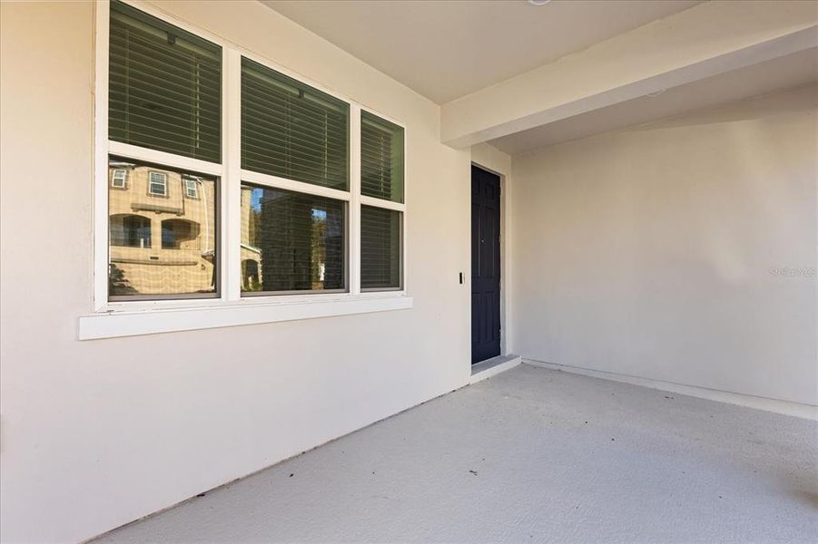 Exterior details and patio area of a home in Dora Parc, Mount Dora (Image 35).