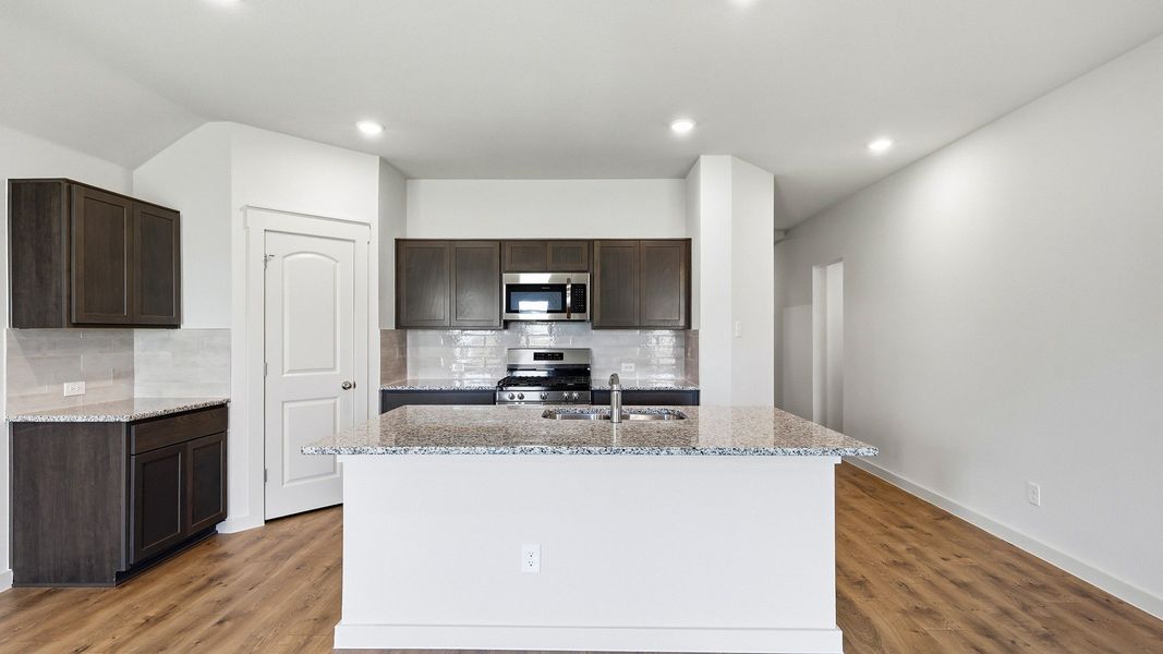Furnished interior view inside a new home in Patriot Estates, Venus (Image 29).