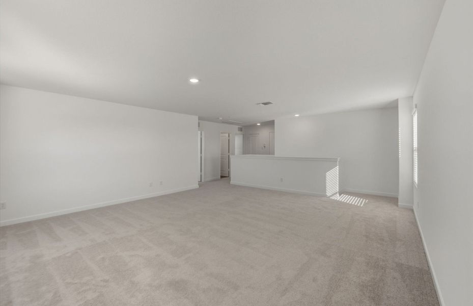 Spacious, unfurnished interior of a new home in Sonterra, Jarrell (Image 37).
