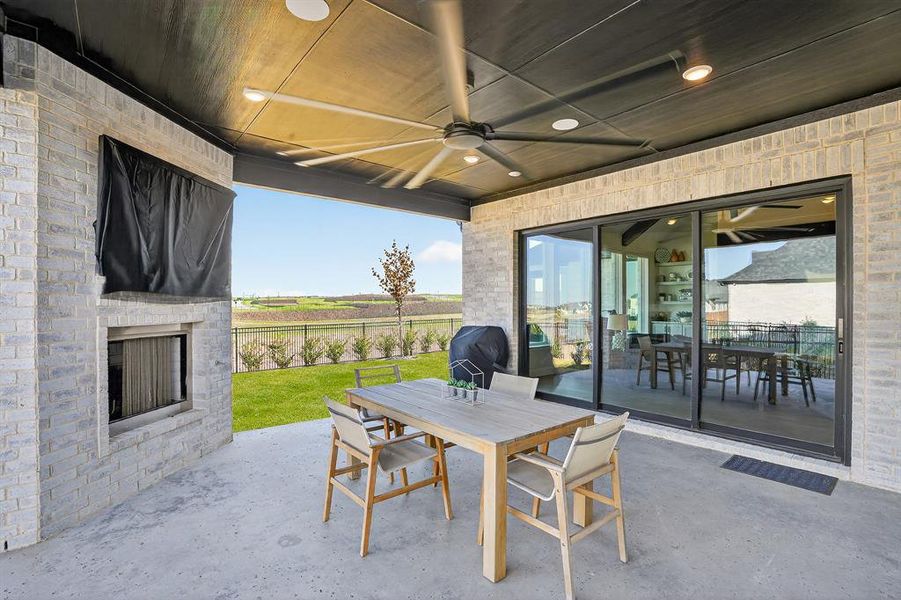 Exterior details and patio area of a home in , Fort Worth (Image 25).