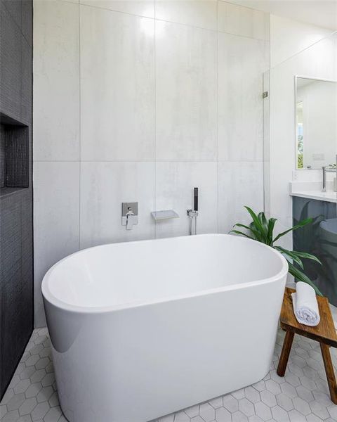 Furnished interior view inside a new home in , Dallas (Image 17). Furnished interior view inside a new home in , Dallas (Image 17).