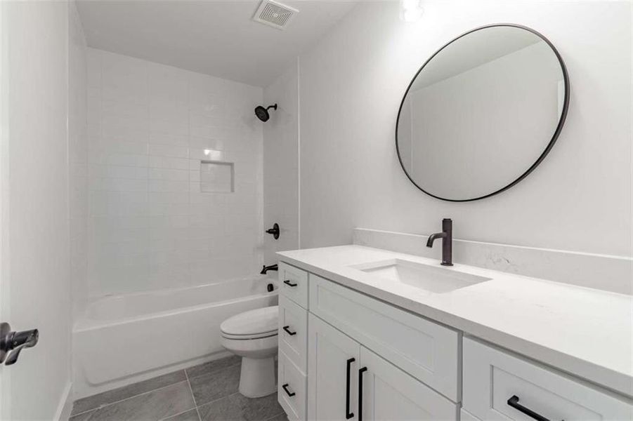 Furnished interior view inside a new home in , Gainesville (Image 15).